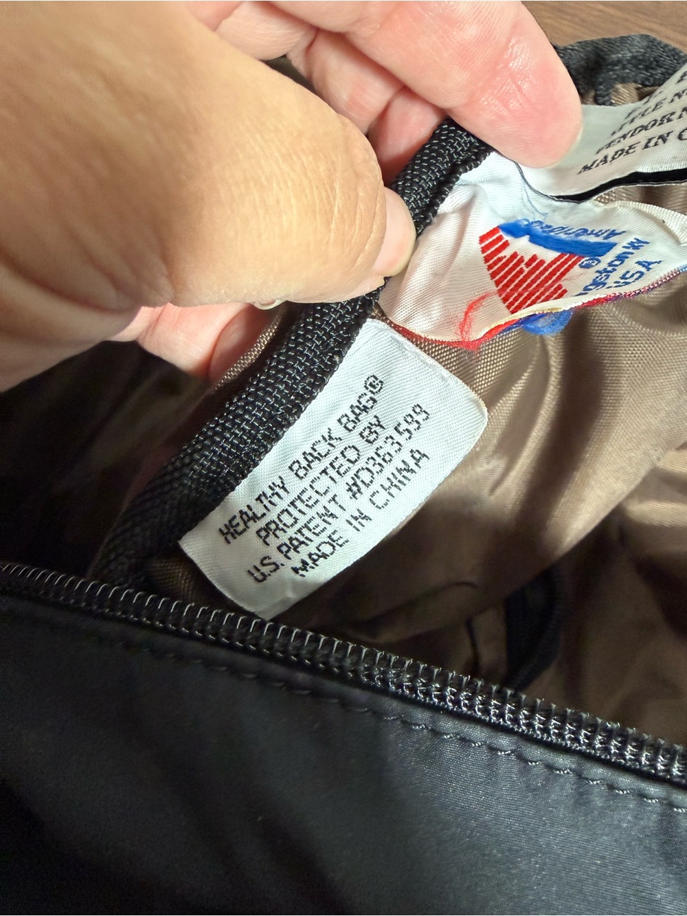 L.L. Bean Ameribag Healthy Back Bag - Picture 9 of 10